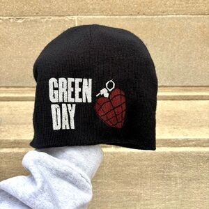 Green Day VTG 2004 American Idiot heart grenade skull cap beanie OSFA